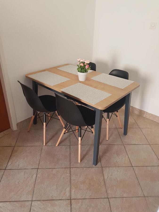 Apartmani Katica Novalja Εξωτερικό φωτογραφία