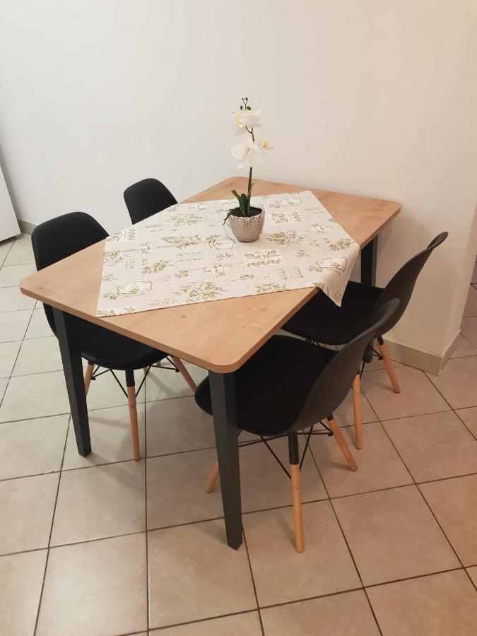 Apartmani Katica Novalja Εξωτερικό φωτογραφία
